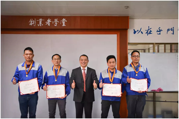 老赖不赖门窗2018年度优秀员工评选大会顺利召开!