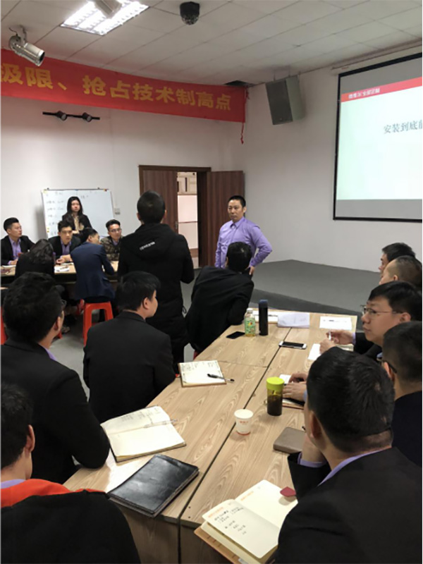 德维尔2019年赋能腾飞,内部培训霸气启航!
