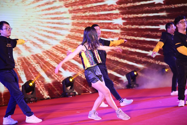 趁青春，勇敢拼——欧神诺营运中心2019团圆家年华