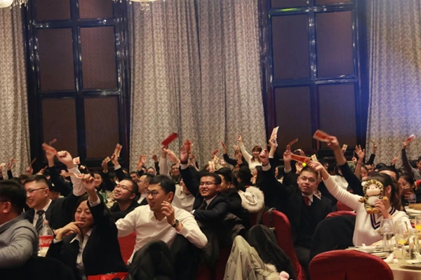 楚楚顶墙2019新春团拜会隆重召开!