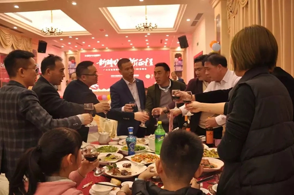 美佰利全屋定制“新时代，新征程”年会盛典精彩绽放