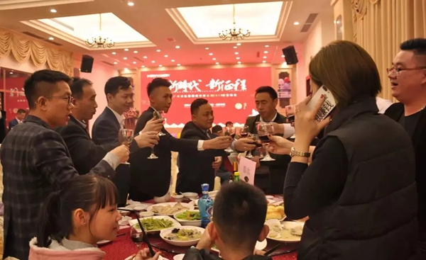 美佰利全屋定制“新时代，新征程”年会盛典精彩绽放