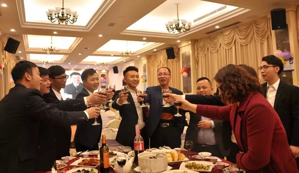 美佰利全屋定制“新时代，新征程”年会盛典精彩绽放
