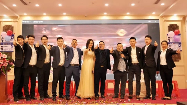 美佰利全屋定制“新时代，新征程”年会盛典精彩绽放