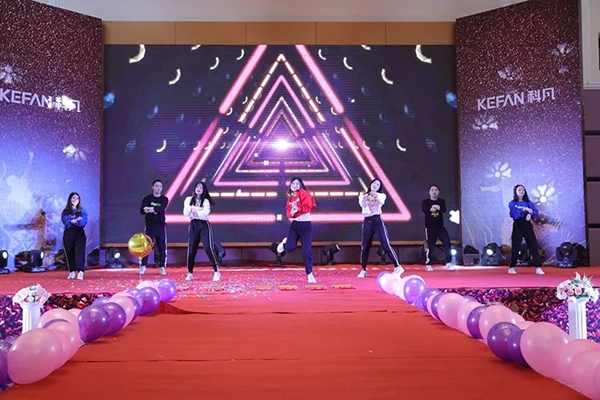 科凡全屋定制2019“谁与争fun”晚会带你重温那些年！