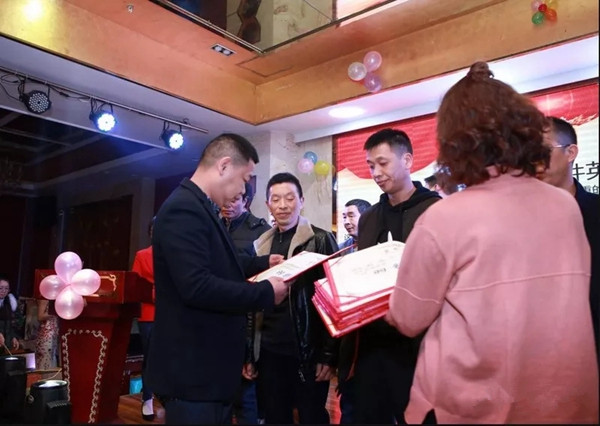 新征程·新发展·新跨越——铠亚木门年会完美落幕！