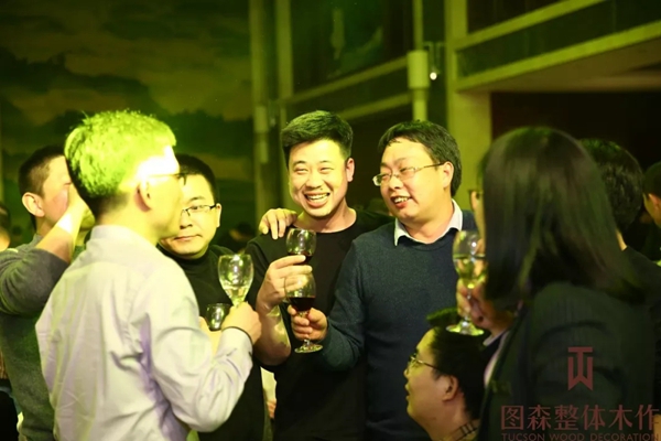 图森整体木作隆重举办年终晚会,邂逅视觉与美食!