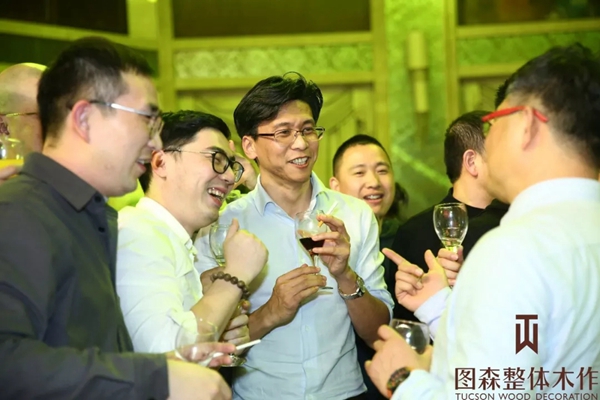 图森整体木作隆重举办年终晚会,邂逅视觉与美食!
