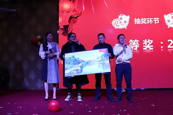 御秀刺绣墙布“2019,掌声送给御秀人”主题年会圆满结束!