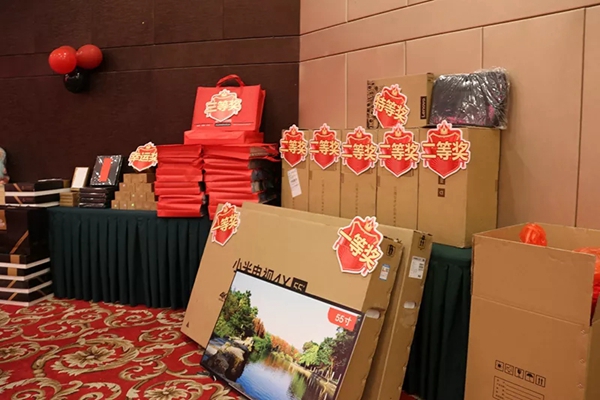 御秀刺绣墙布“2019,掌声送给御秀人”主题年会圆满结束! 御秀刺绣墙布“2019,掌声送给御秀人”主题年会圆满结束!