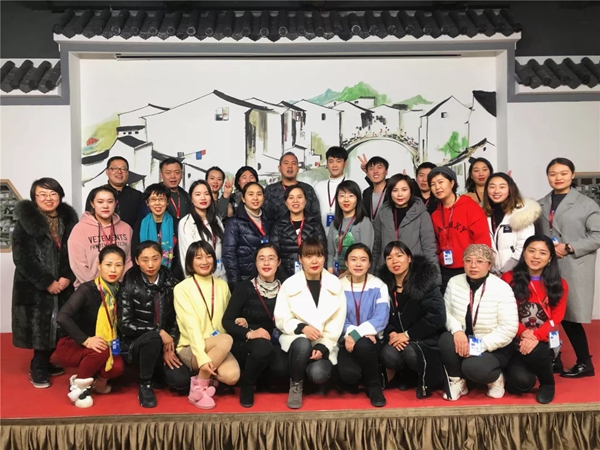 如鱼得水窗帘第八十八届导购精英班完美收官！