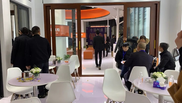 伟业门窗绽放安义建材展，尽显品牌魅力！