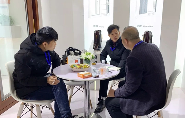 伟业门窗绽放安义建材展，尽显品牌魅力！