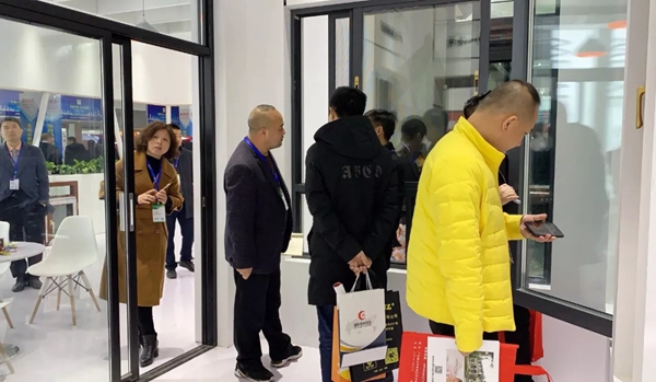 伟业门窗绽放安义建材展，尽显品牌魅力！