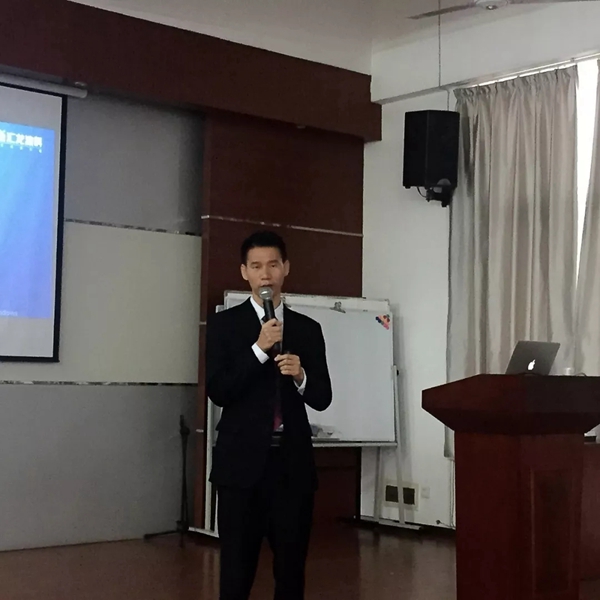 汇龙涂料2019家具漆事业部培训圆满收官，全力为客户提供优质服务！