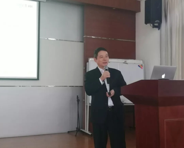 汇龙涂料2019家具漆事业部培训圆满收官，全力为客户提供优质服务！