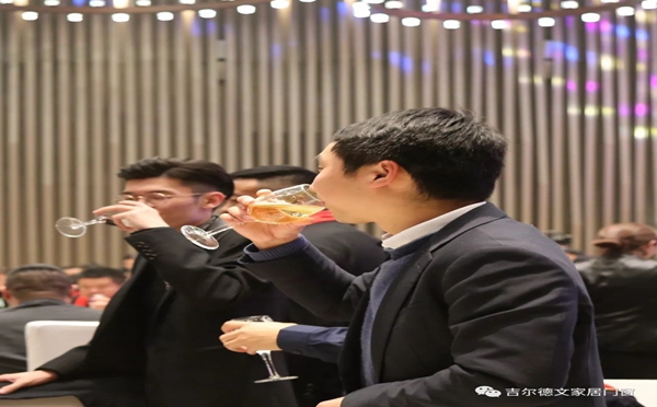吉尔德文＆宏明泰门窗2019再携手，年度盛典活力绽放！
