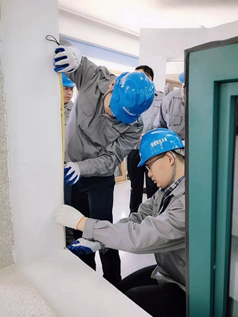 森鹰门窗项目中心首次
