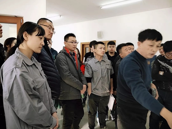 森鹰门窗项目中心首次