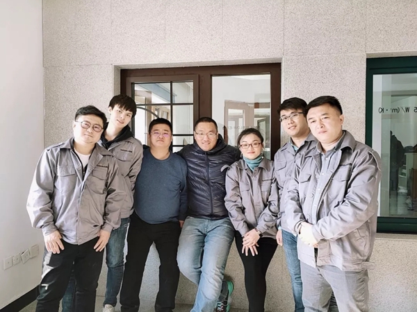 森鹰门窗项目中心首次