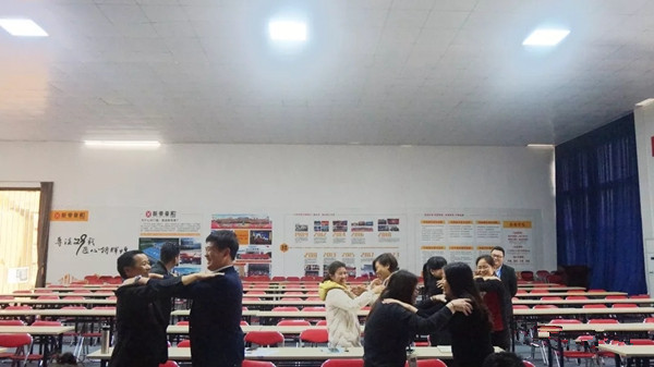 新帝豪门窗精英团队拓展培训圆满成功，蓄力扬帆，追梦2019！