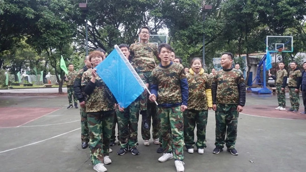 新帝豪门窗精英团队拓展培训圆满成功，蓄力扬帆，追梦2019！
