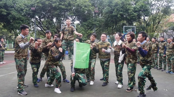 新帝豪门窗精英团队拓展培训圆满成功，蓄力扬帆，追梦2019！