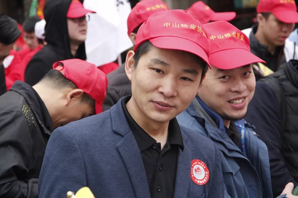 杨格锁业第六年参加小榄慈善万人行活动，与爱同行！