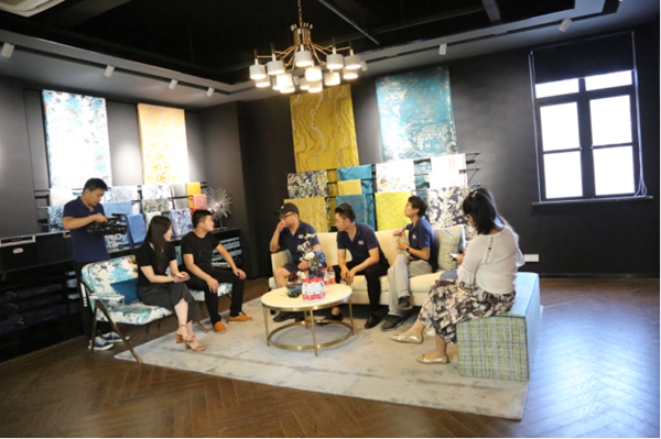 铂顿•卡莎墙布受邀参与《印象东方》记录片采访和拍摄！