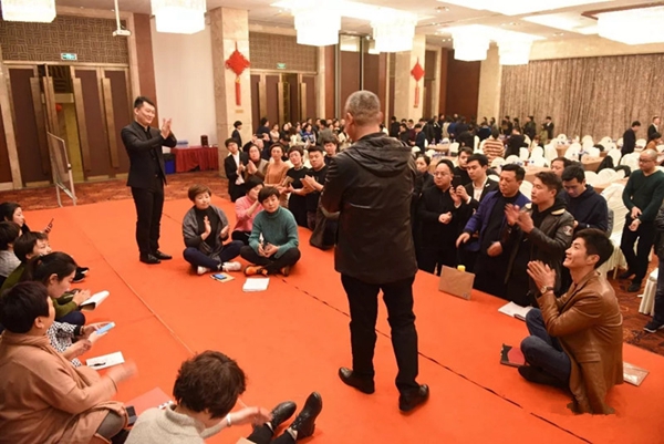 领绣刺绣墙布第二期大商培训大会成功举办！