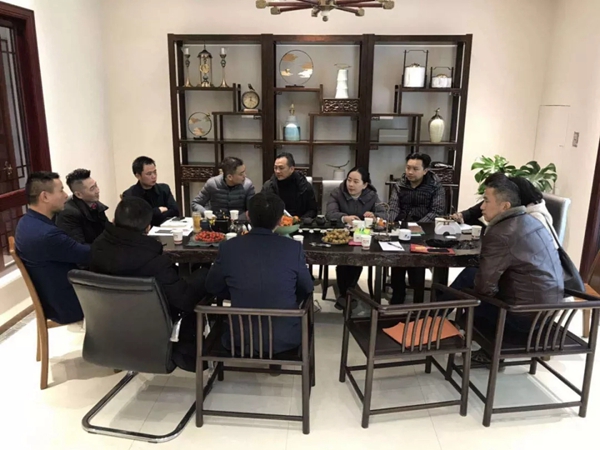 派雅门窗江西九江600方超级大店接待经销商一行参观学习！