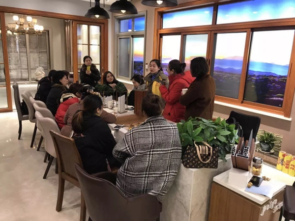 派雅门窗江西九江600方超级大店接待经销商一行参观学习！
