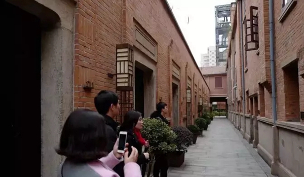 日朗门窗迎接湖北省历史建筑研究会一行莅临参观交流！
