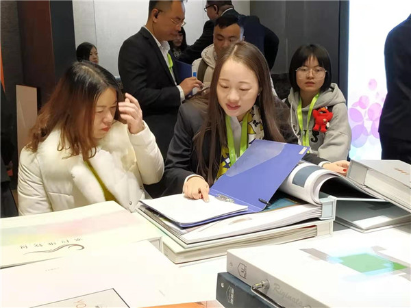 北京墙纸墙布展|优丽雅W2-B20：注重品牌打造