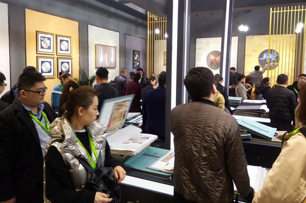 沁绣刺绣无缝墙布惊艳亮相北京建材博览会，倾情演绎墙布艺术！