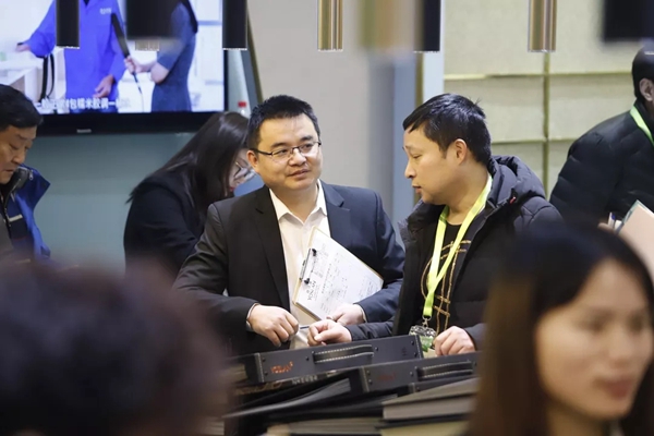 雅诗澜无缝墙布在北京墙纸墙布展E3-B15与您相约,共同成长!