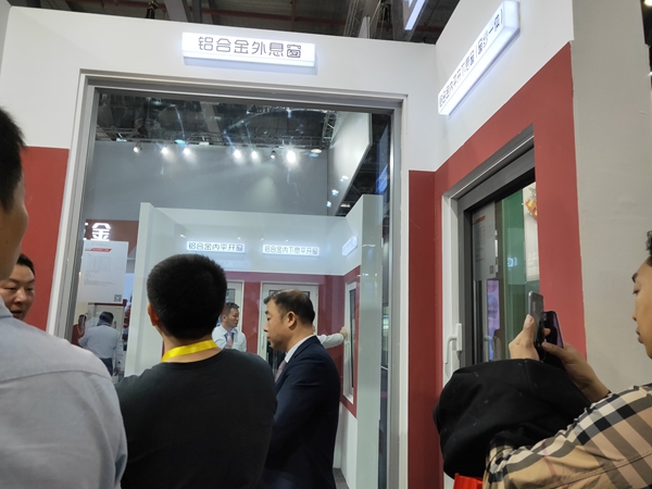 门窗幕墙新品展|立兴杨氏五金李翔：紧跟工业4.0发展趋势升级