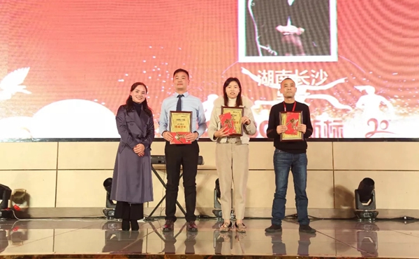 新标门窗2019“辉煌20载，扬帆再起航”经销商年会胜利闭幕！