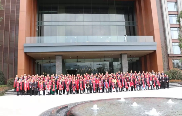 艺龙木门：2019年度核心经销商会议暨新品战略发布会盛大召开！