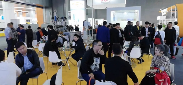 飞度盛装出席第25届铝门窗幕墙新产品博览会，我们在6C20展位等你