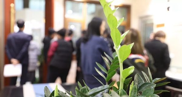 怡发门窗打造门窗行业最强军魂团队，怡发家人万众一心！