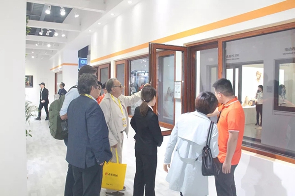 春光五金与您相约第25届铝门窗幕墙新产品博览会!