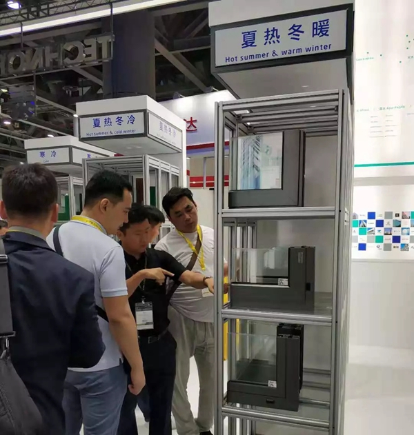 泰诺风携新品参加第25届全国铝门窗幕墙行业年会，引众人围观！