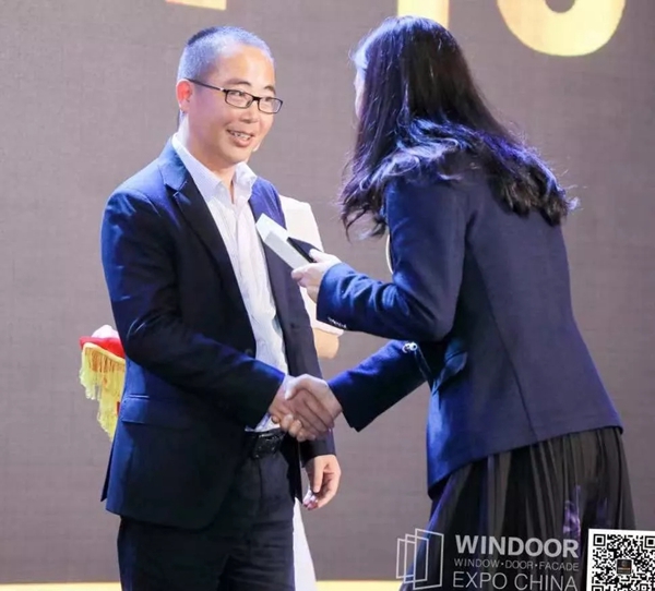 汉宏盛门窗获2019中国门窗百强工程门窗类“TOP 10”荣誉称号！