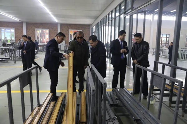 科饶恩门窗迎接清华大学美国联谊会会长寿晓峰一行参观调研!