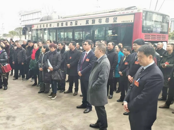 希格玛木门智慧工厂迎接重庆市大足区领导及人大代表莅临参观交流！