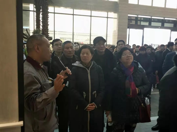 希格玛木门智慧工厂迎接重庆市大足区领导及人大代表莅临参观交流！