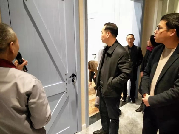 希格玛木门智慧工厂迎接重庆市大足区领导及人大代表莅临参观交流！
