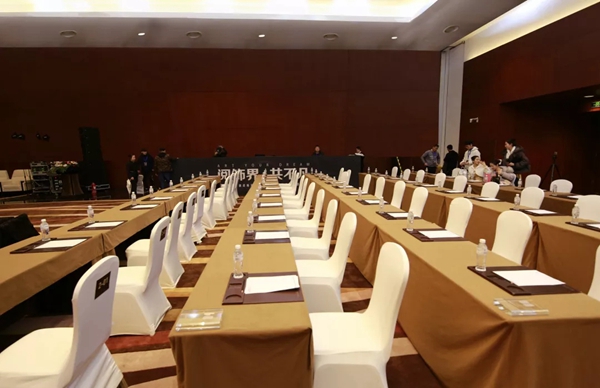 艾是墙布2019品牌战略发布会暨行业流行与发展趋势发布会圆满结束！