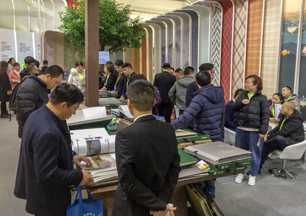 大自然家居·壁高墙纸全新亮相北展，开启墙布“仿手工时代”！